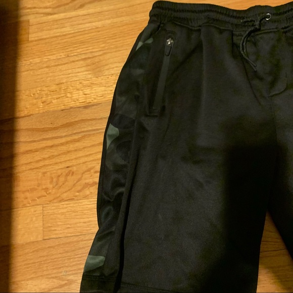 Unipro Athletic Shorts Black Camouflage Medium - Picture 3 of 4